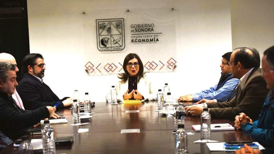 Se reúne secretaria de Economía con representantes de organismos empresariales