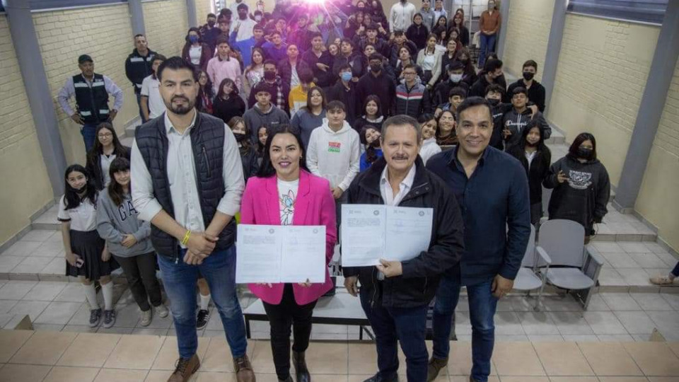 Firman ISJ y Cbtis 11 convenio de colaboración en beneficio del alumnado