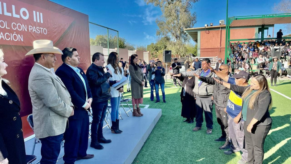 Entrega Gobierno de Sonora cancha de pasto sintético a plantel Conalep III en Hermosillo