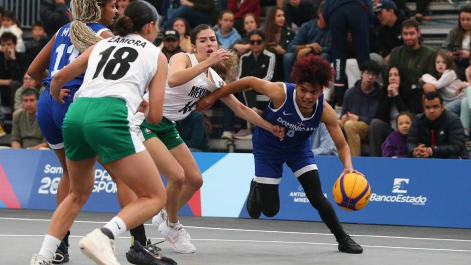 La sonorense Karina Esquer y equipo de basquetbol 3x3 finaliza sexto en Santiago