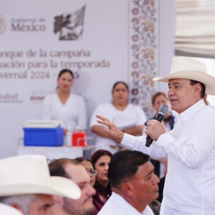 Fortalece Gobernador Durazo educación y salud en comunidades de la sierra con entrega de becas y jornada de vacunación